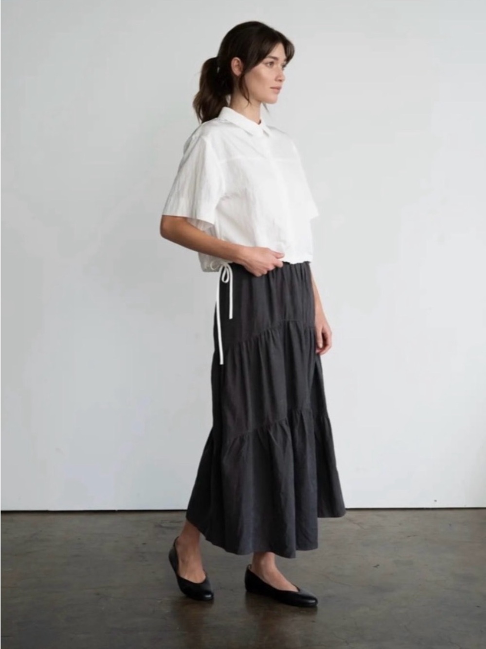 Elle Gray size large black tiered skirt